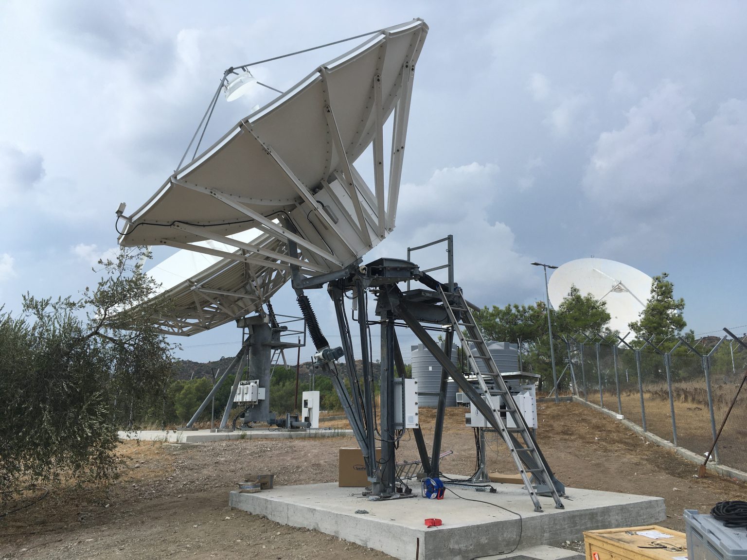 Skybrokers installed a refurbished Andrew 5.6m antenna with new RF