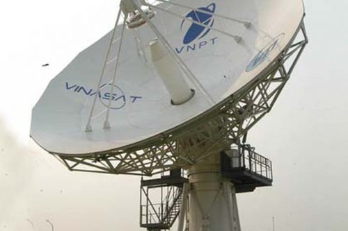 Satellite Gateway antenna controlling Vinasat satellite