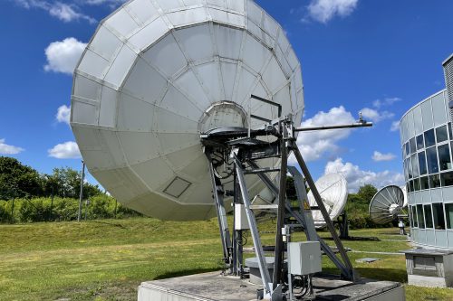 Andrew 7.6m Earth Station Antenna