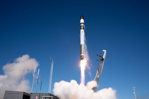 Rocket Lab launcher lifts off LEO satellites