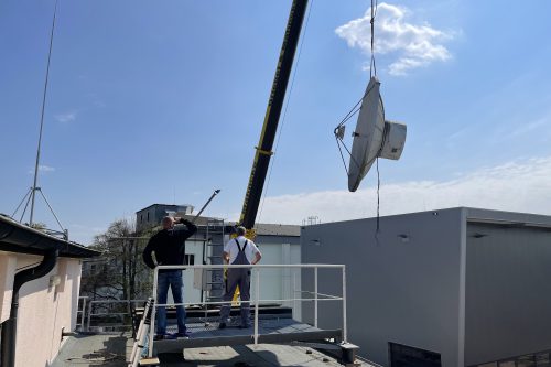 Skybrokers de-installed an Andrew 3.7m satellite antenna