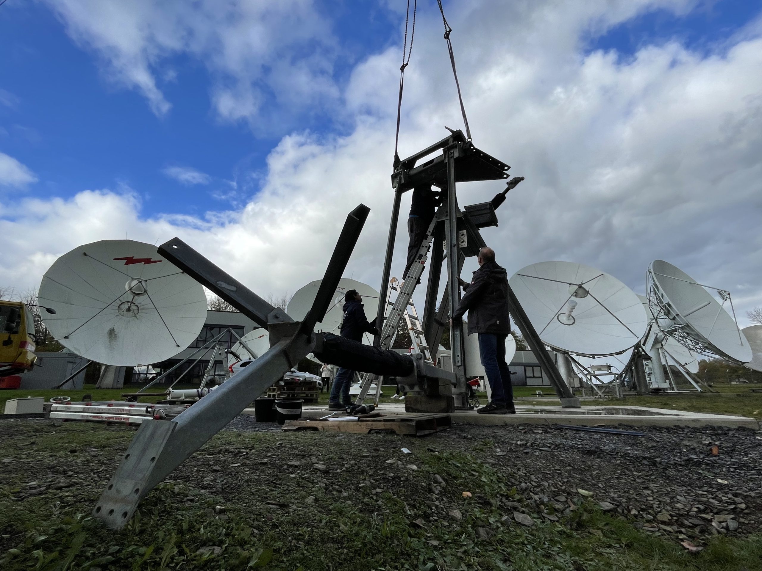 Skybrokers delivered a refurbished 7.6m Satellite antenna to AXESS Networks in Germany